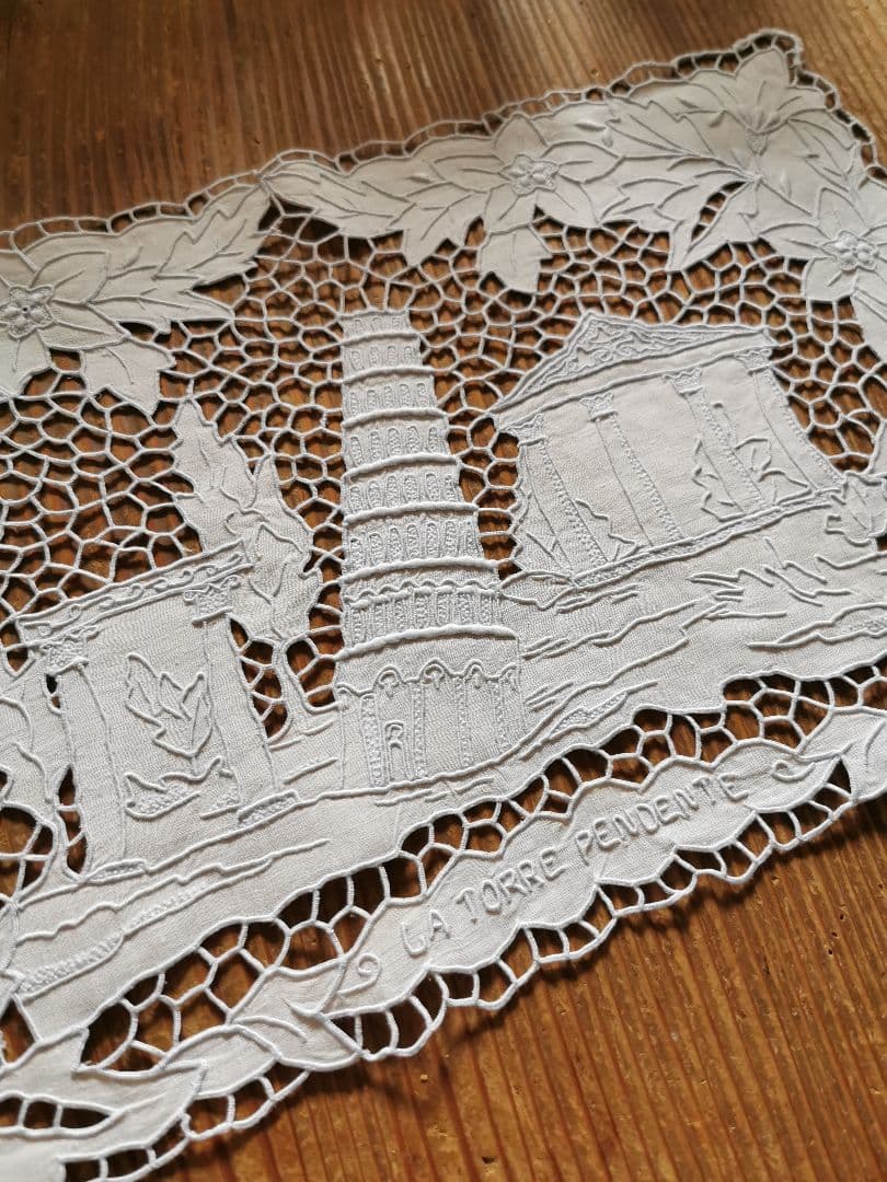 アンティークレース刺繍クロス ピサの斜塔 大聖堂 ミュージアムピース美術館所蔵級