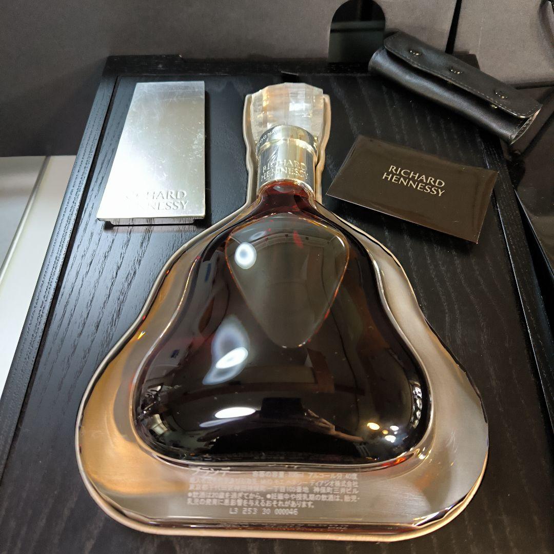 正規品のヘネシー リシャール、未開封、専用箱、外箱 、ギャランティカード付き