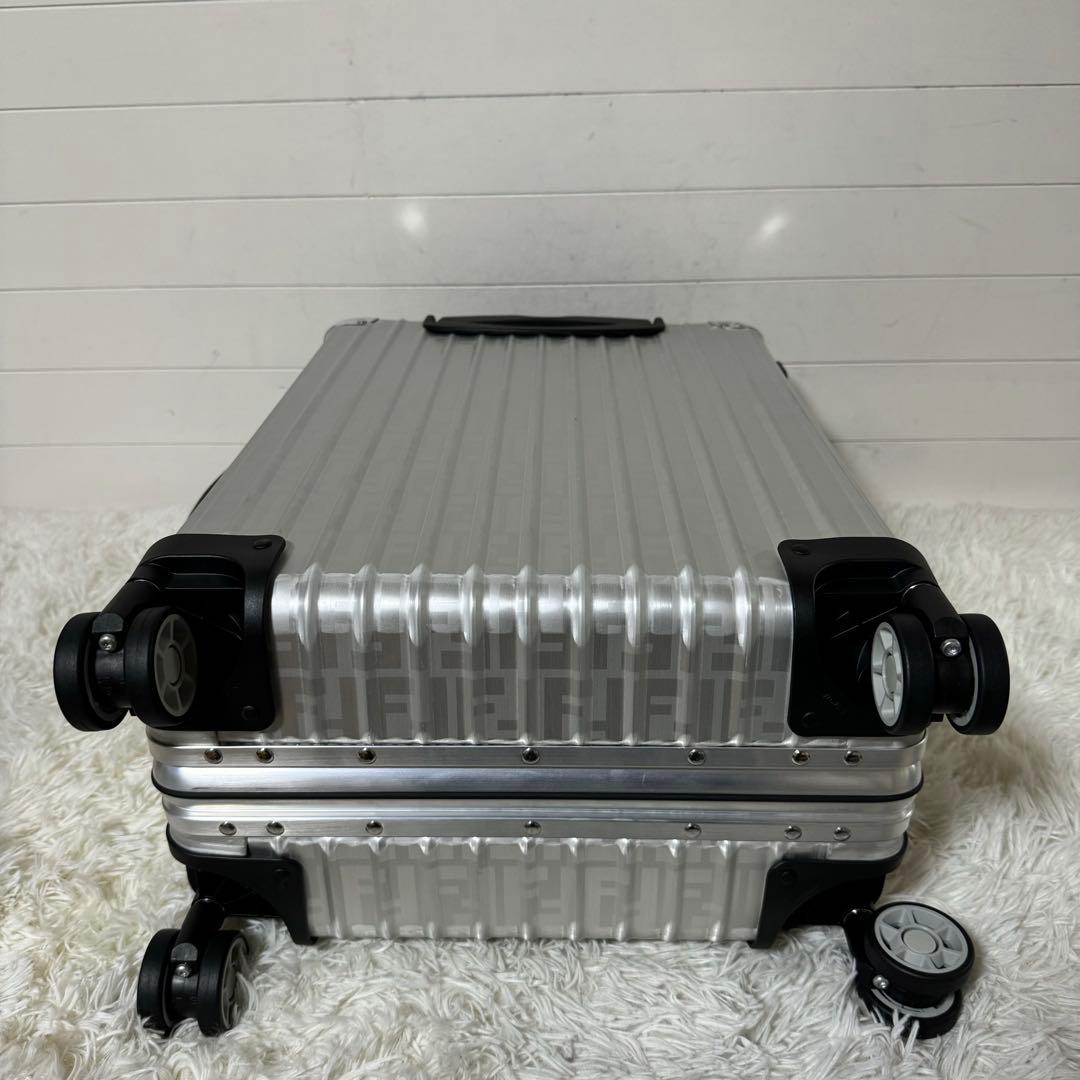 未使用✨RIMOWA×FENDI リモワ　フェンディ　コラボキャリーケース　４輪