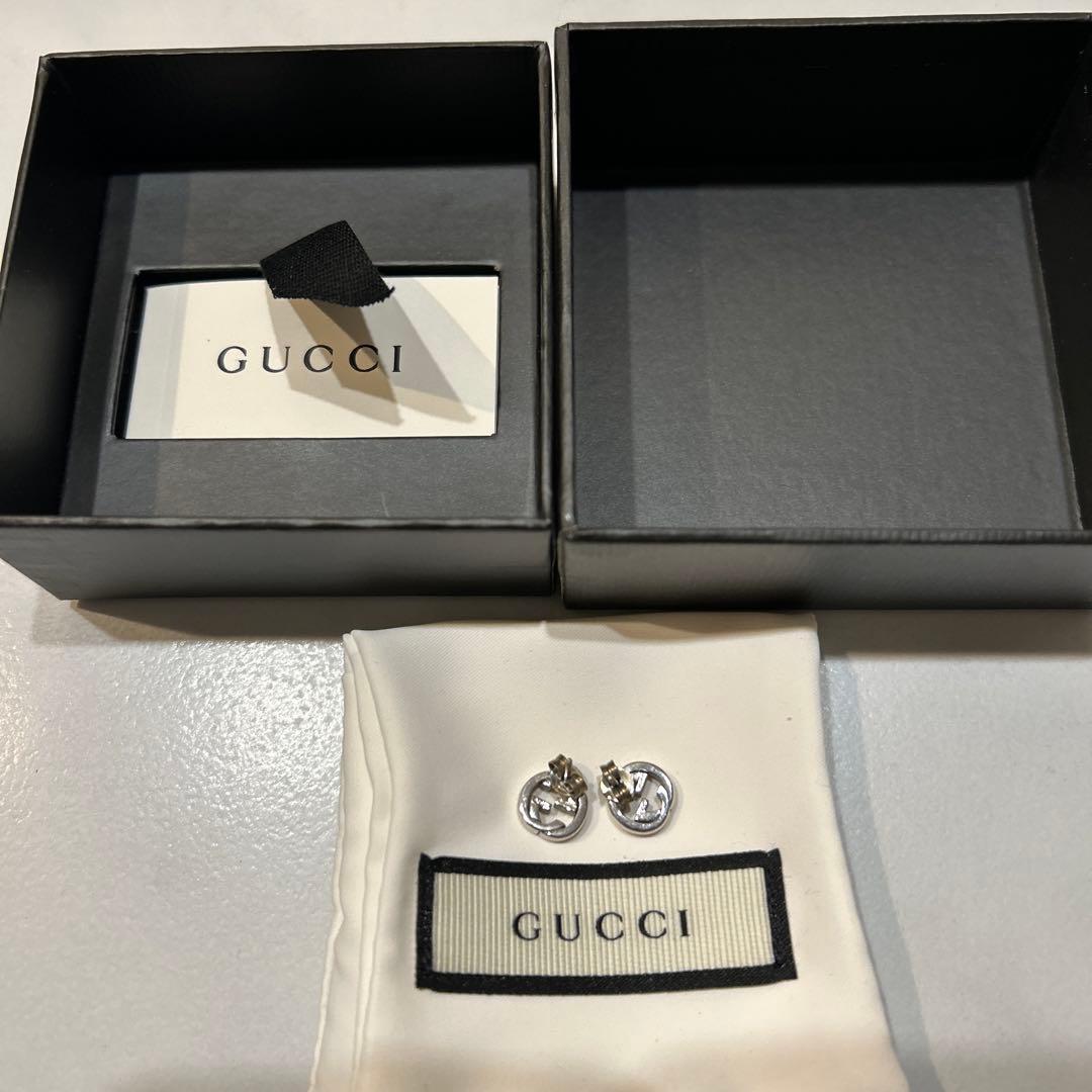 GUCCI シルバー スタッドピアス