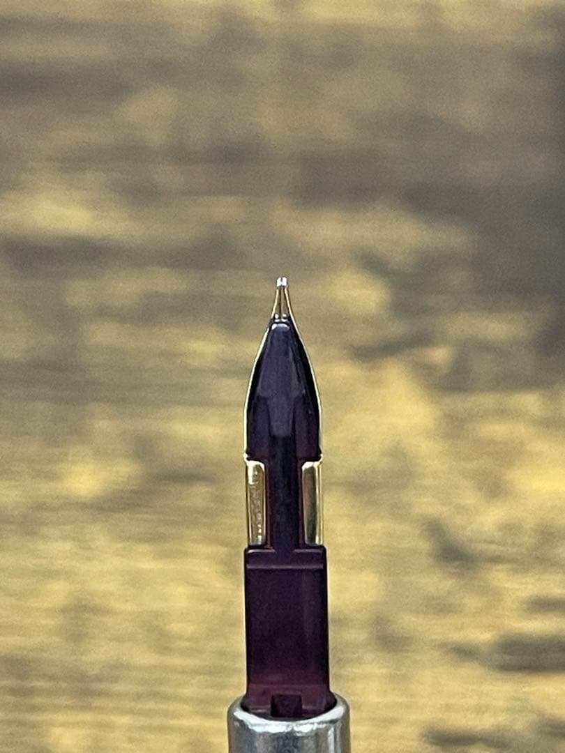 未使用に近い　シール付き　18金　ゴールド　細字　キャップレス　万年筆　備品付き