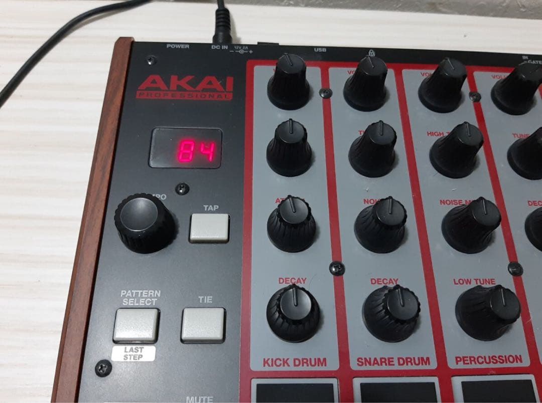 Akai アカイ　リズムマシン　Rhythm Wolf アダプター無し