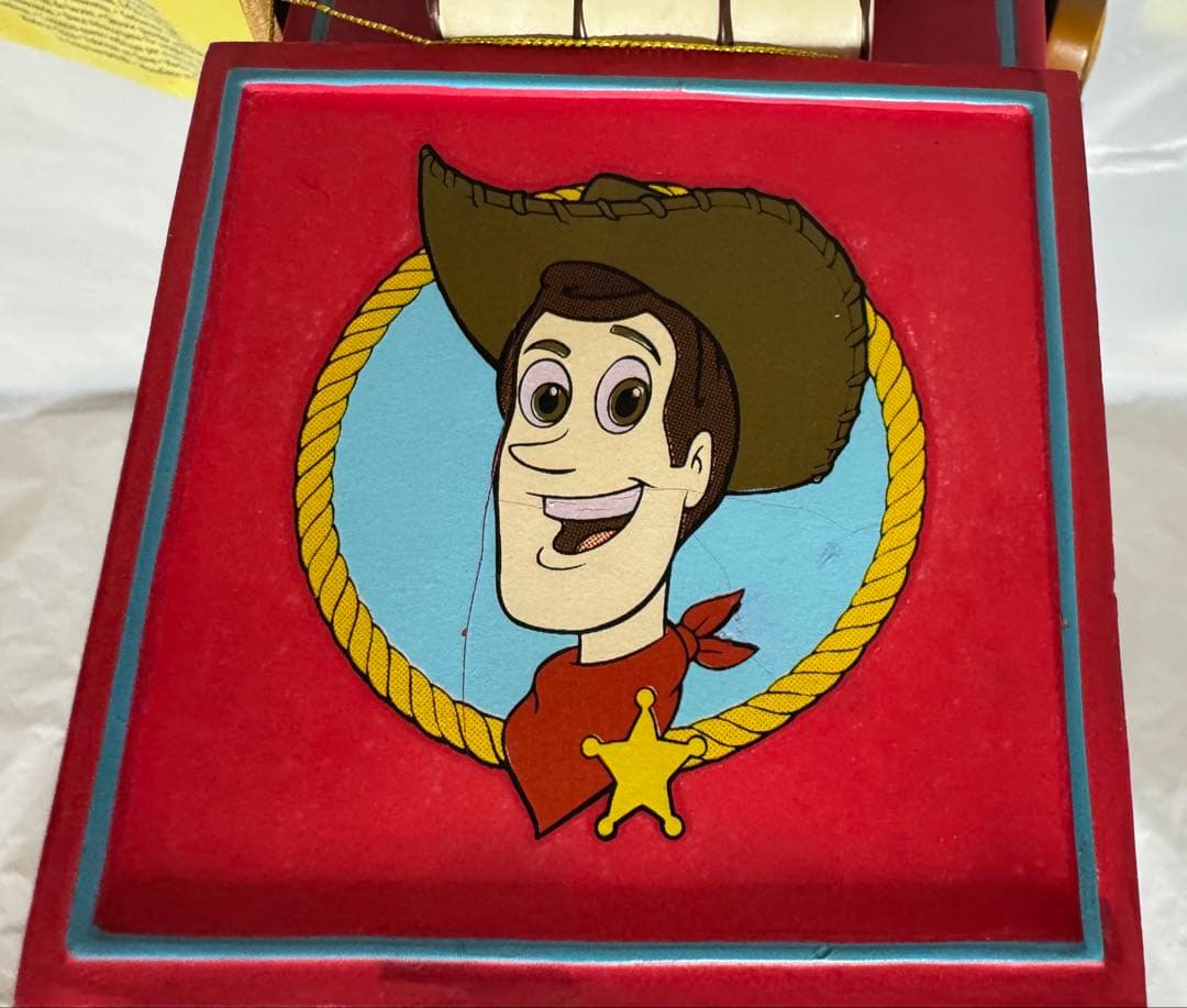 ディズニーストア トイストーリー2 オルゴール付きスノーグローブ