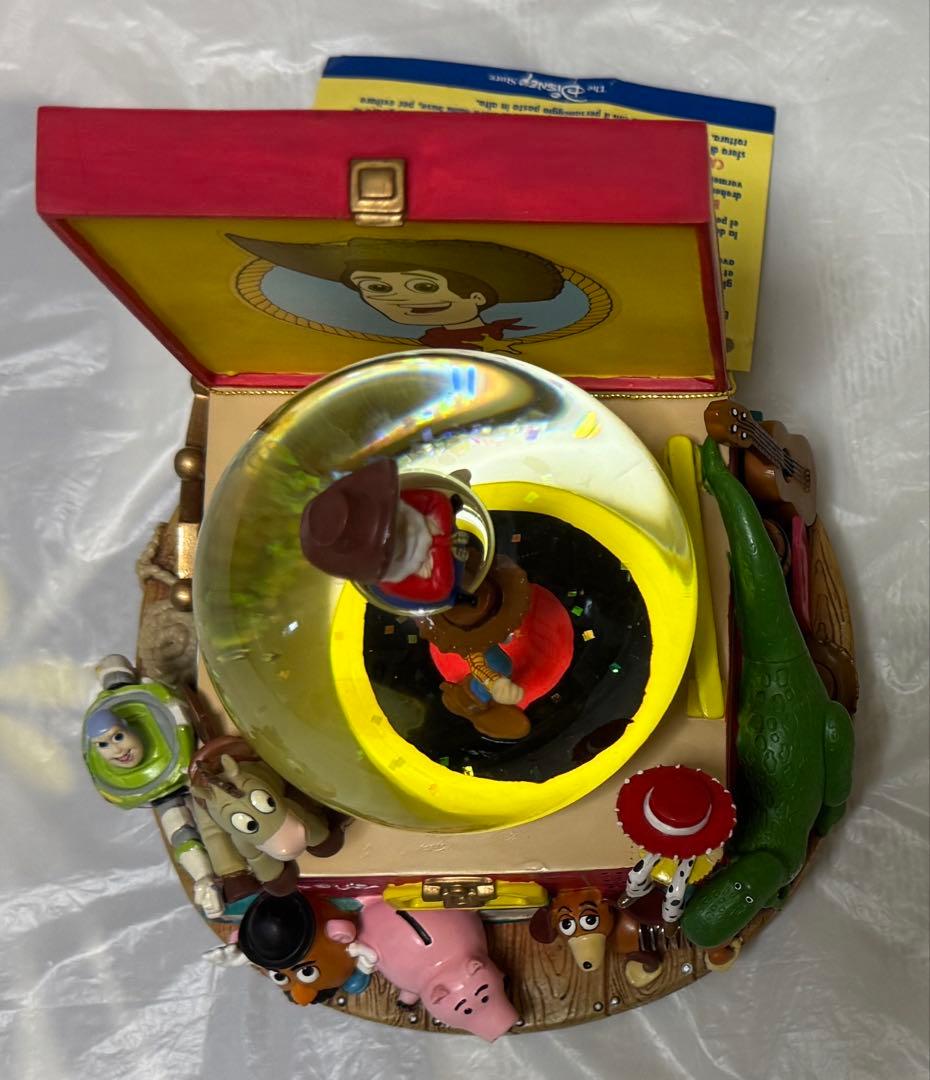 ディズニーストア トイストーリー2 オルゴール付きスノーグローブ