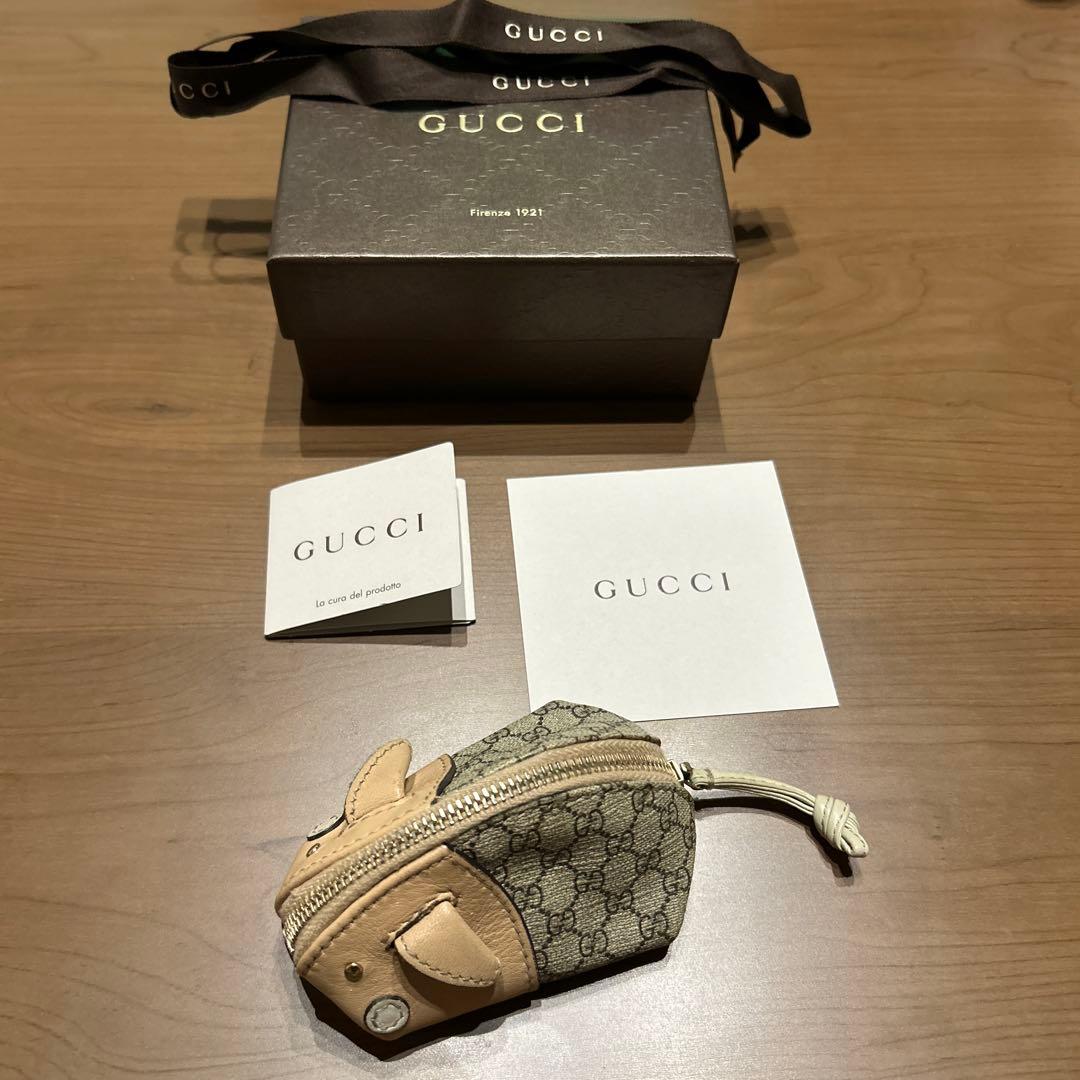 GUCCI ケース 動物モチーフ