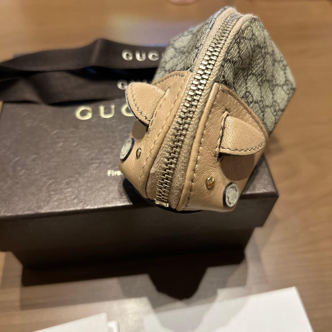 GUCCI ケース 動物モチーフ