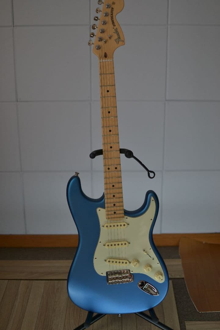 8*様 Fender American Performer Stratocast