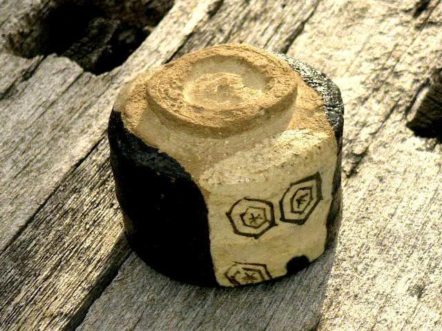 ♥極上　黒織部　ぐい呑み　四方桟 桐箱付き　骨董品