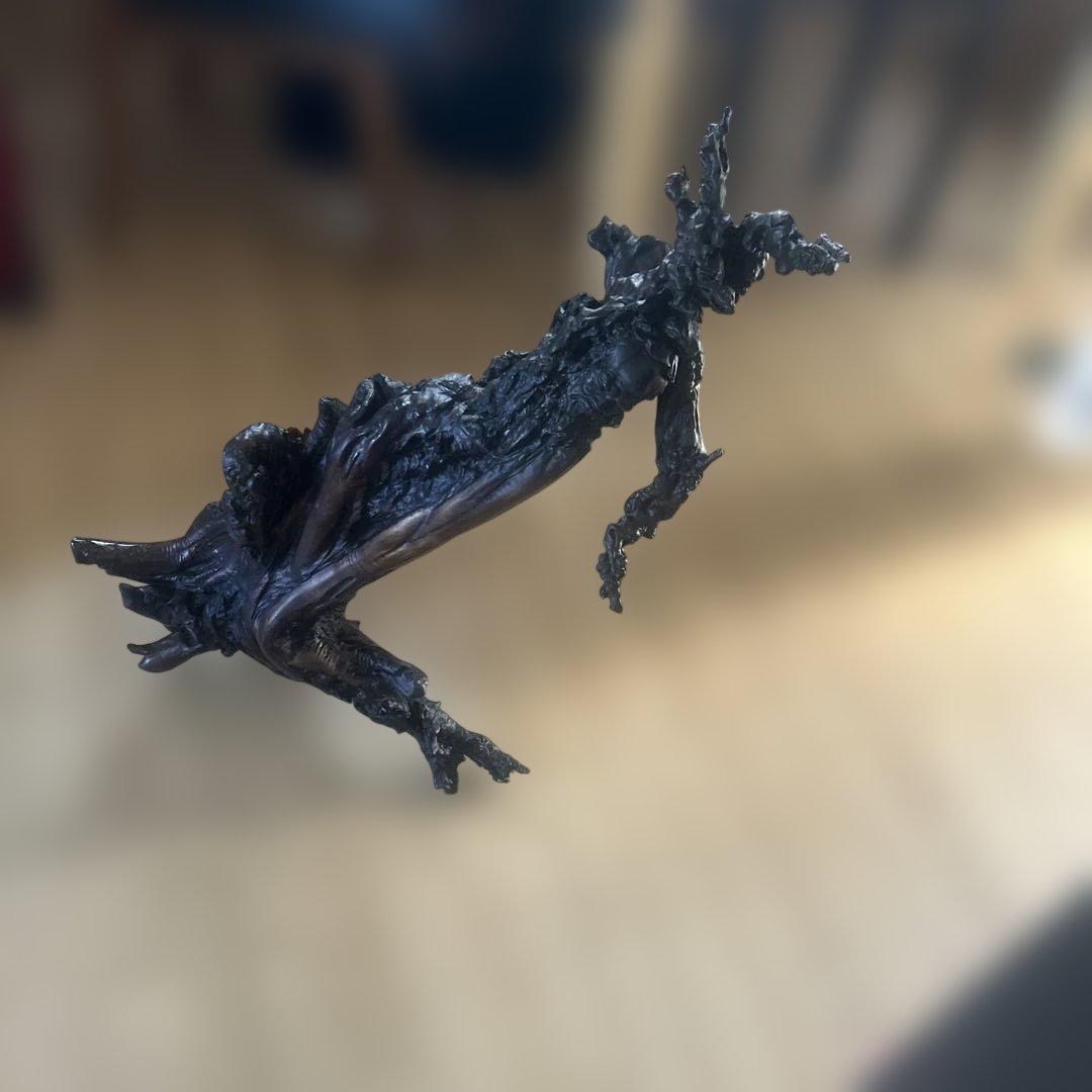 奇妙な流木オブジェ人物が彫刻あり