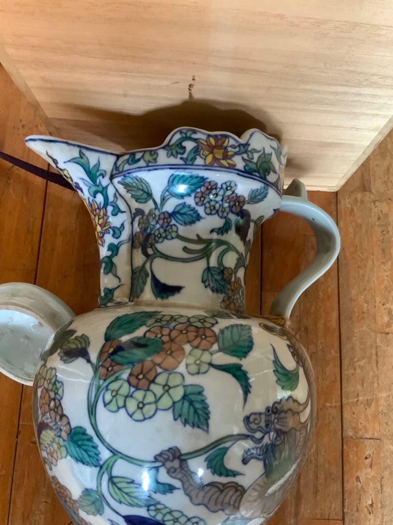 中国美術 闘彩僧帽壺　龍　大清乾隆年製　骨董　アンティーク　手描き