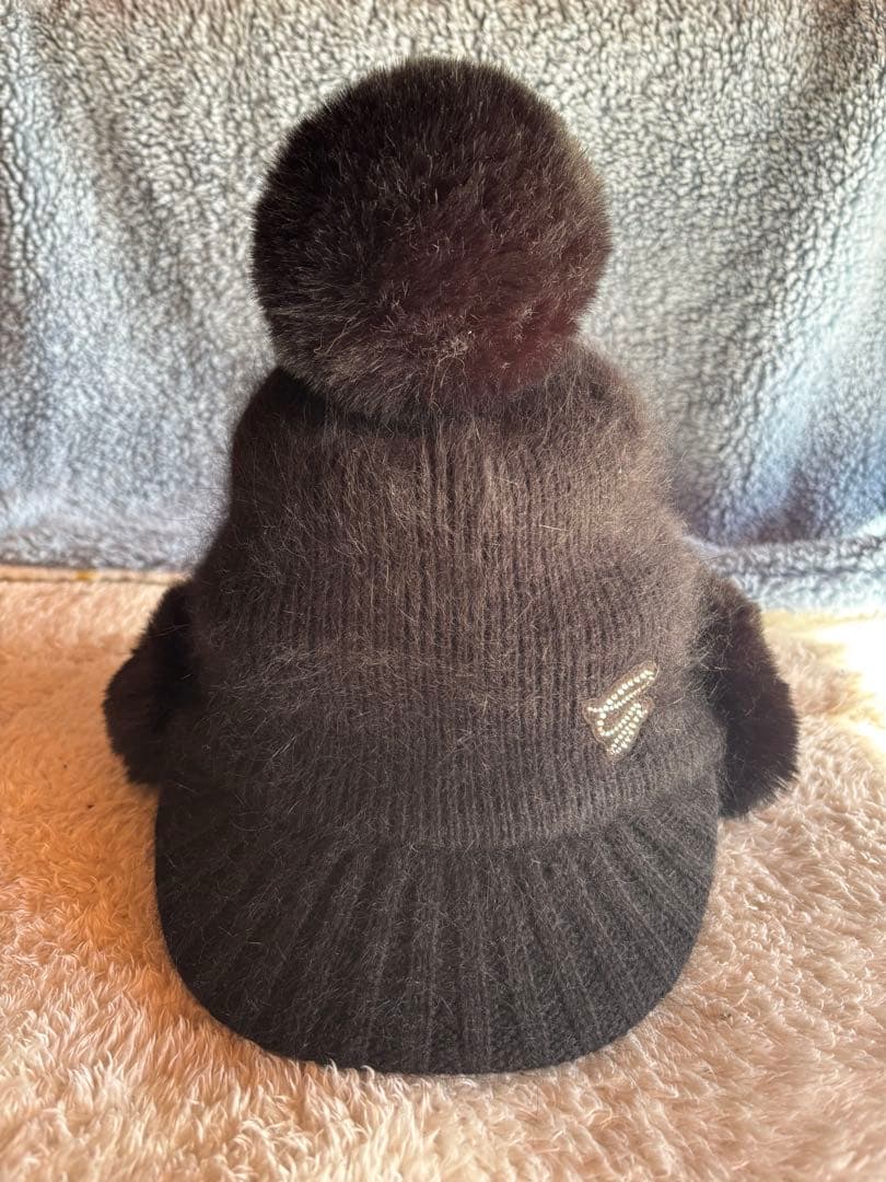 デサント★ビジュー付きニットキャップ★耳当て付き