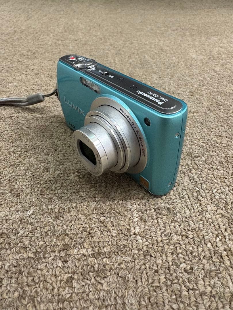 【新品同様】Panasonic LUMIX DMC-FX70 コンデジ ブルー