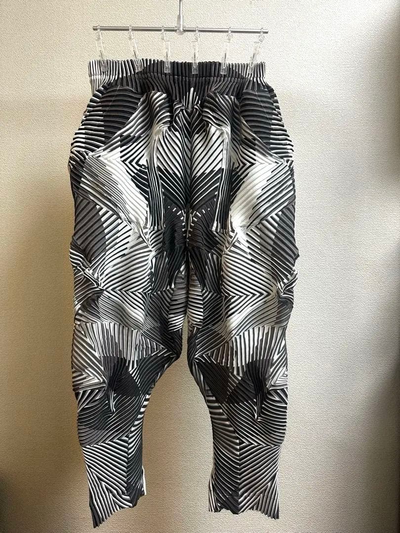 【最終値下げ】ISSEYMIYAKE A-POCABLE パンツ