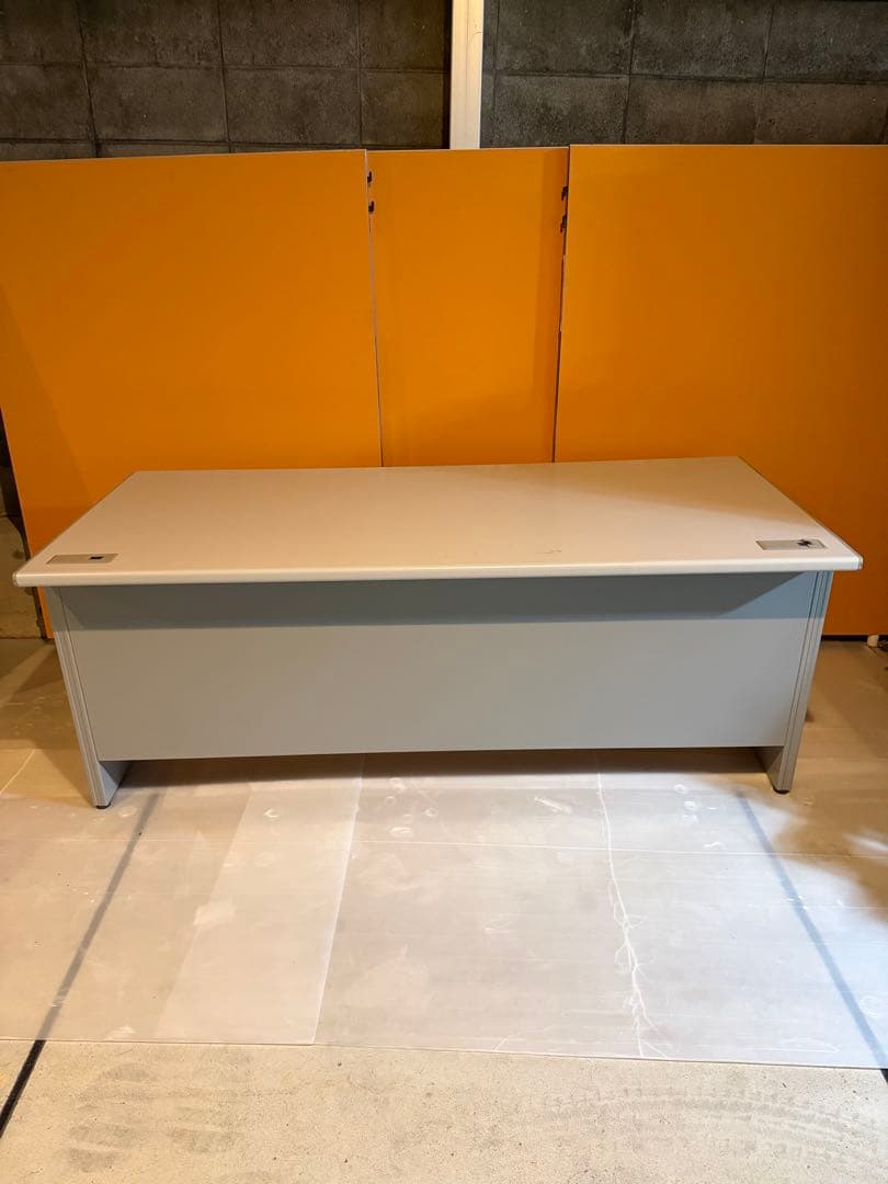 引き出し付きグレーオフィスデスク　引き取り限定