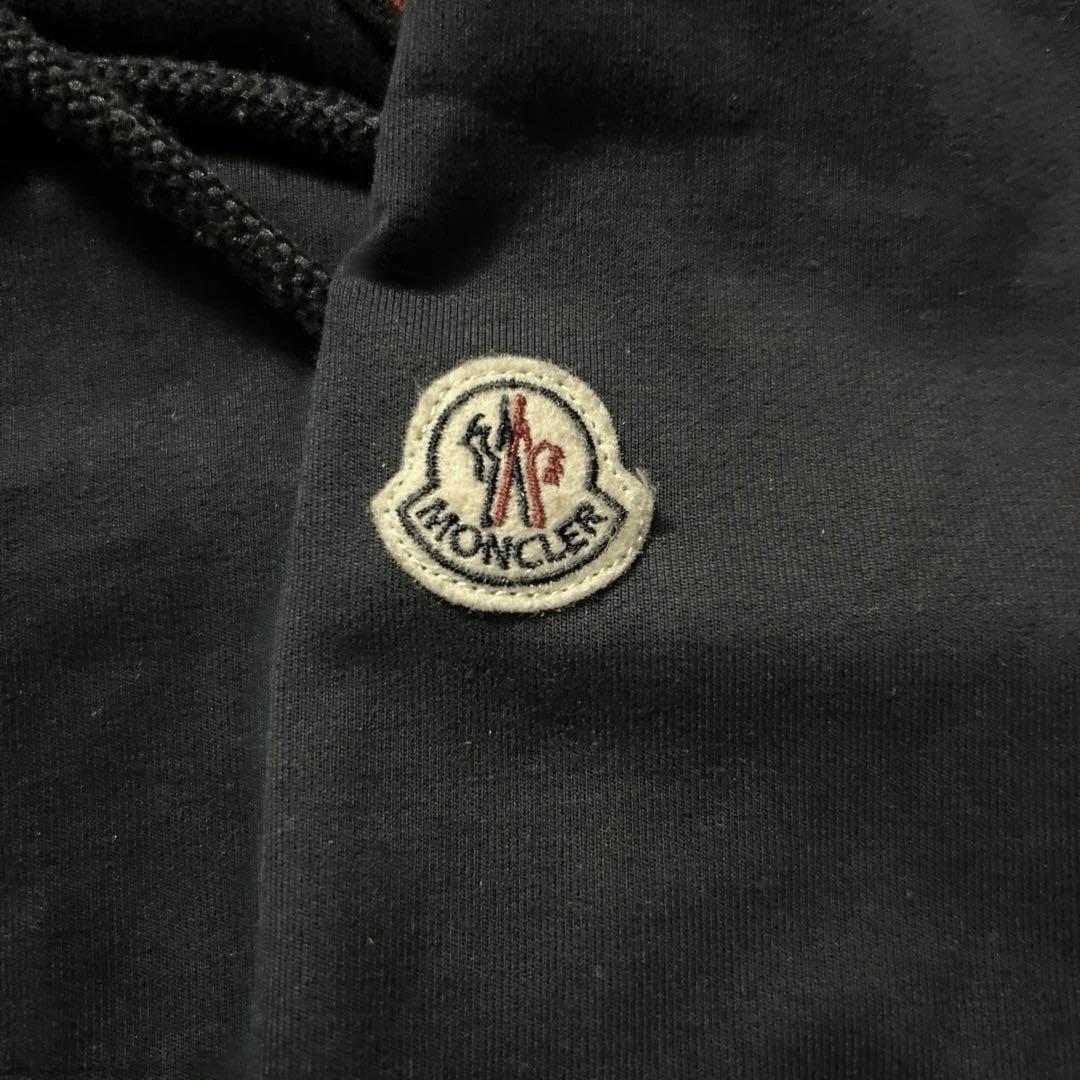 モンクレール　ジップアップパーカー　　ネイビー