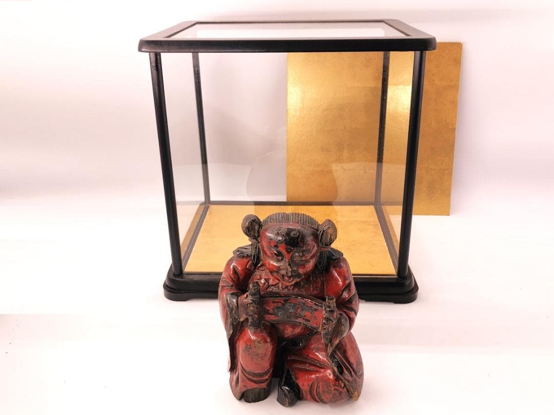 【 清朝木彫 】　巻物を見せる唐人　鑑賞ケース付き