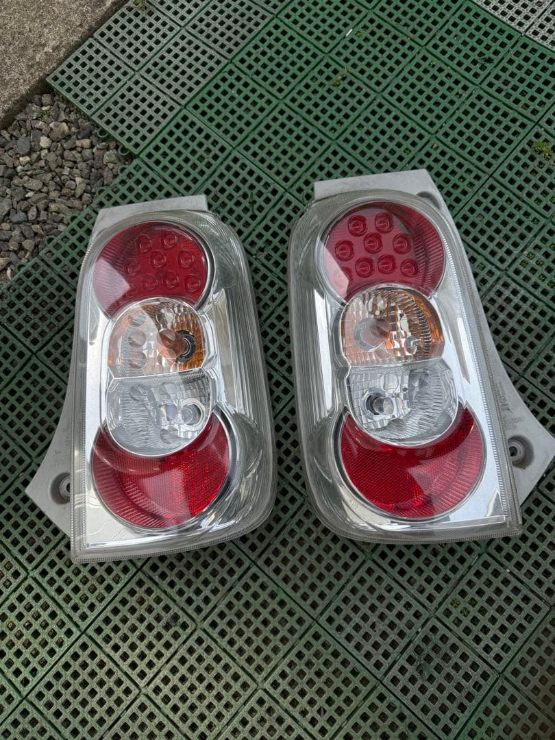 ミラココア前期テールランプ左右