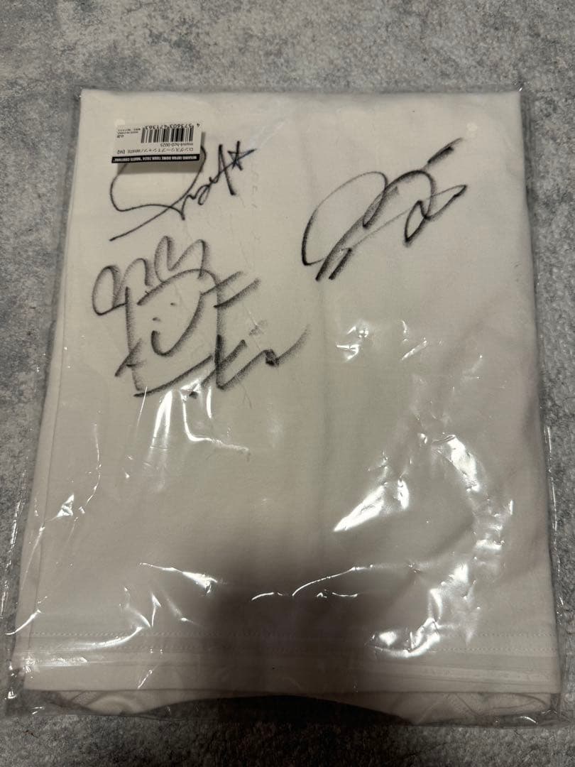 MISAMO 直筆サイン入りTシャツ M