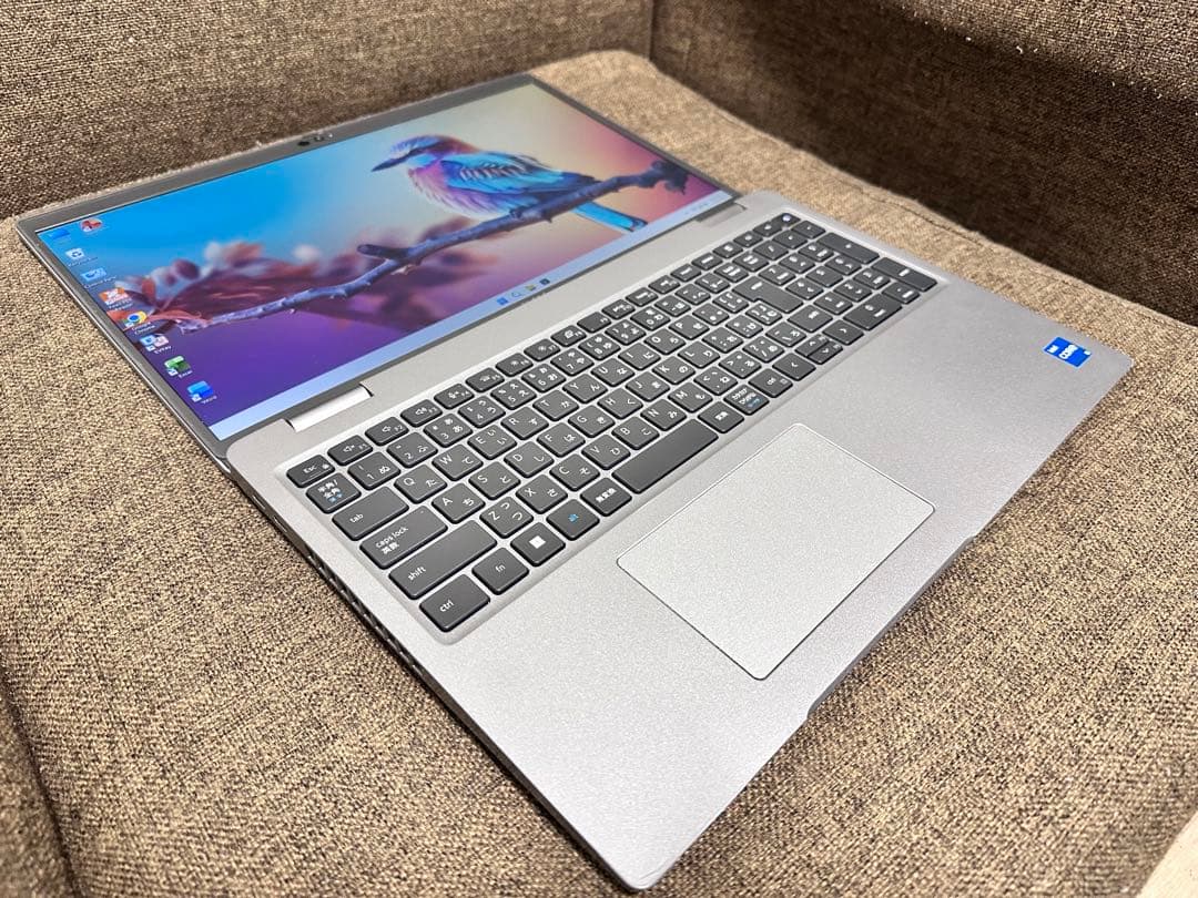 DELL ノートPC 15.6インチ　touch screen i5-11世代