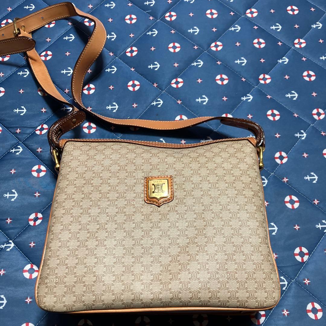 セリーヌ レザー ショルダーバッグ