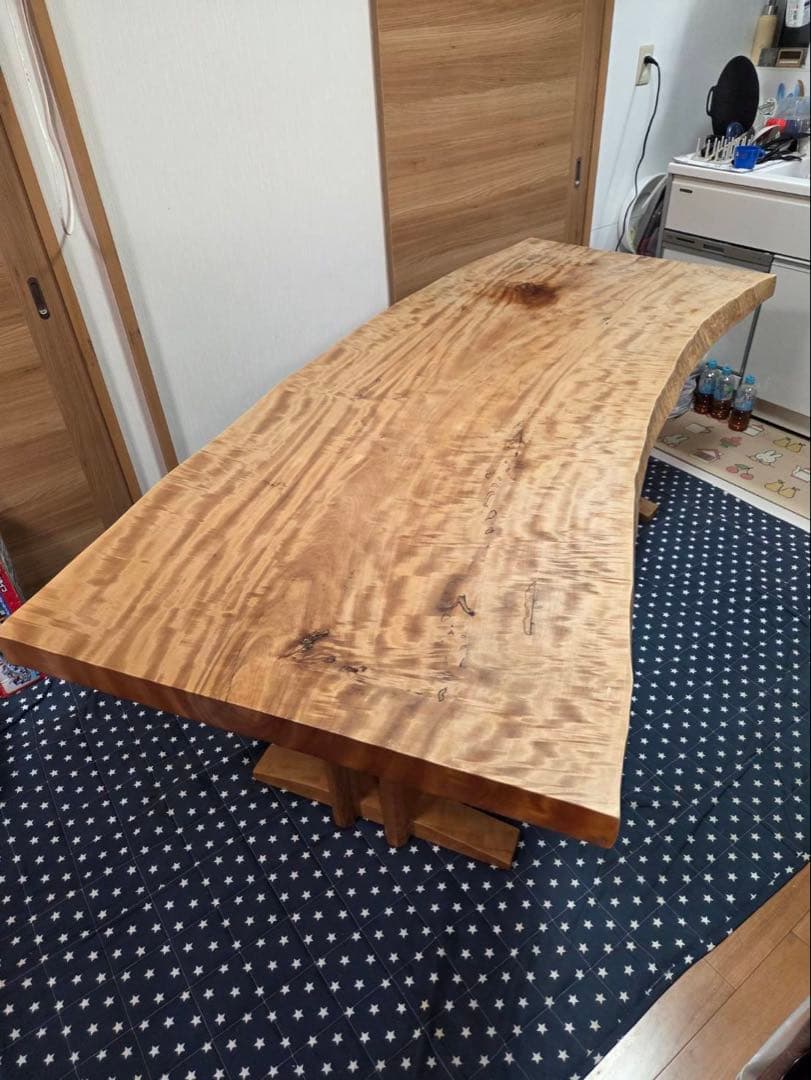 栃　一枚板　ダイニングテーブル