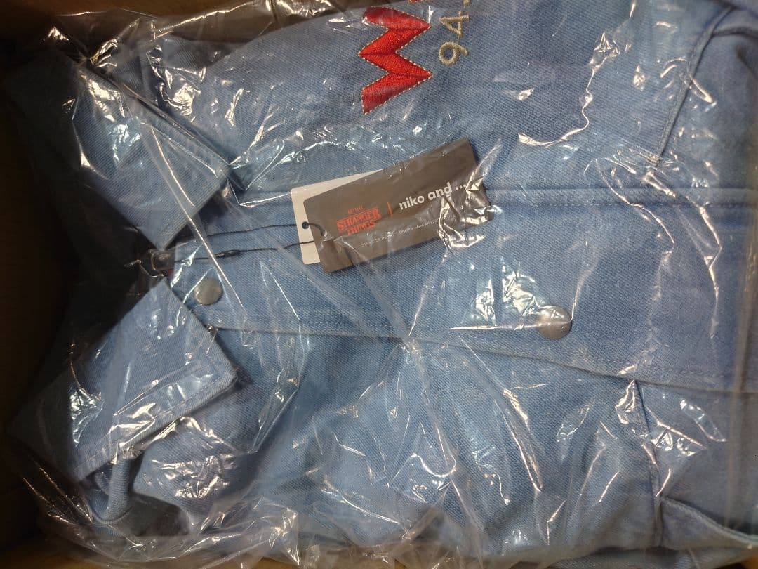 L STRANGER THINGS ライトブルー ジャケット