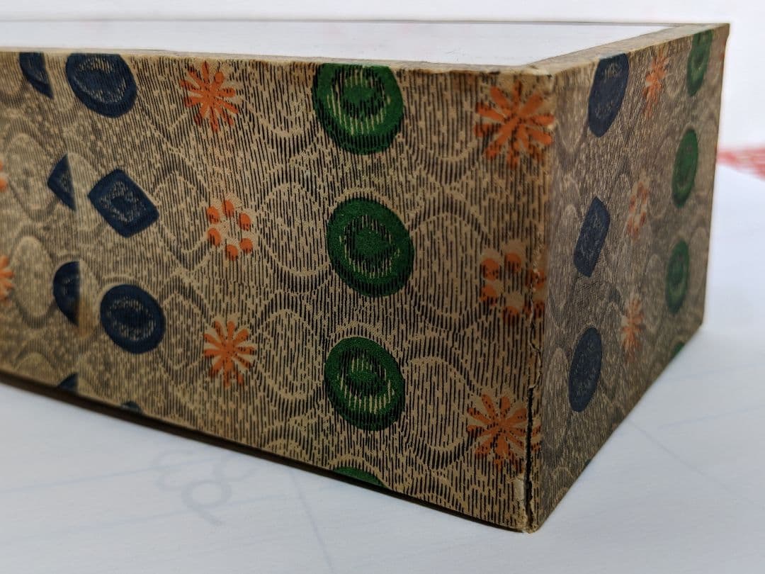 ♦中国伝統工芸美術？骨？鹿角 仏塔 極細密 6列自在 六重の塔 置物飾り 骨董品