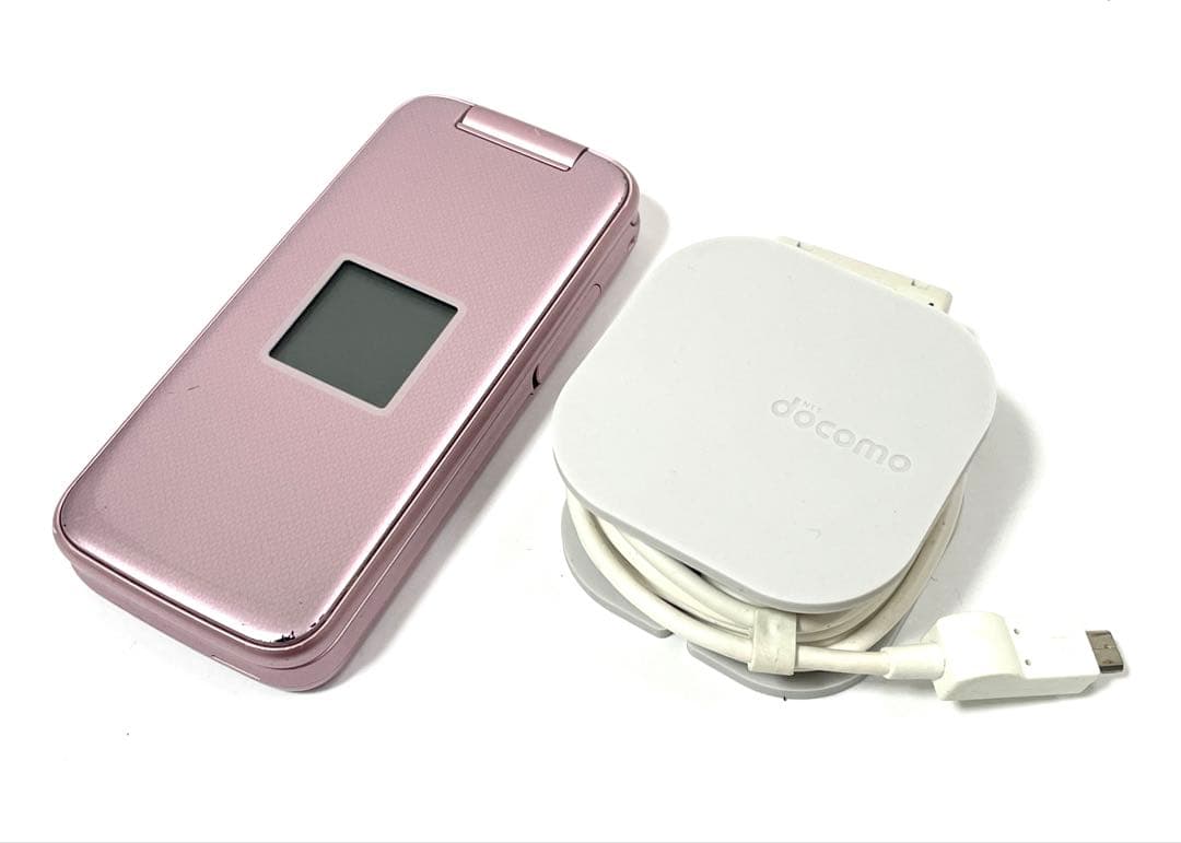 Docomo ドコモ F-01M らくらくホン 判定○ 充電器付き 携帯電話