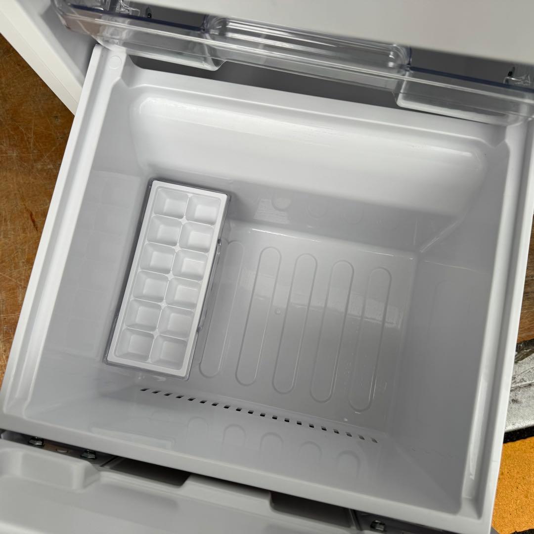 C7411★2023年製美品★シャープ　冷蔵庫　マットホワイト　右.左開き　大型