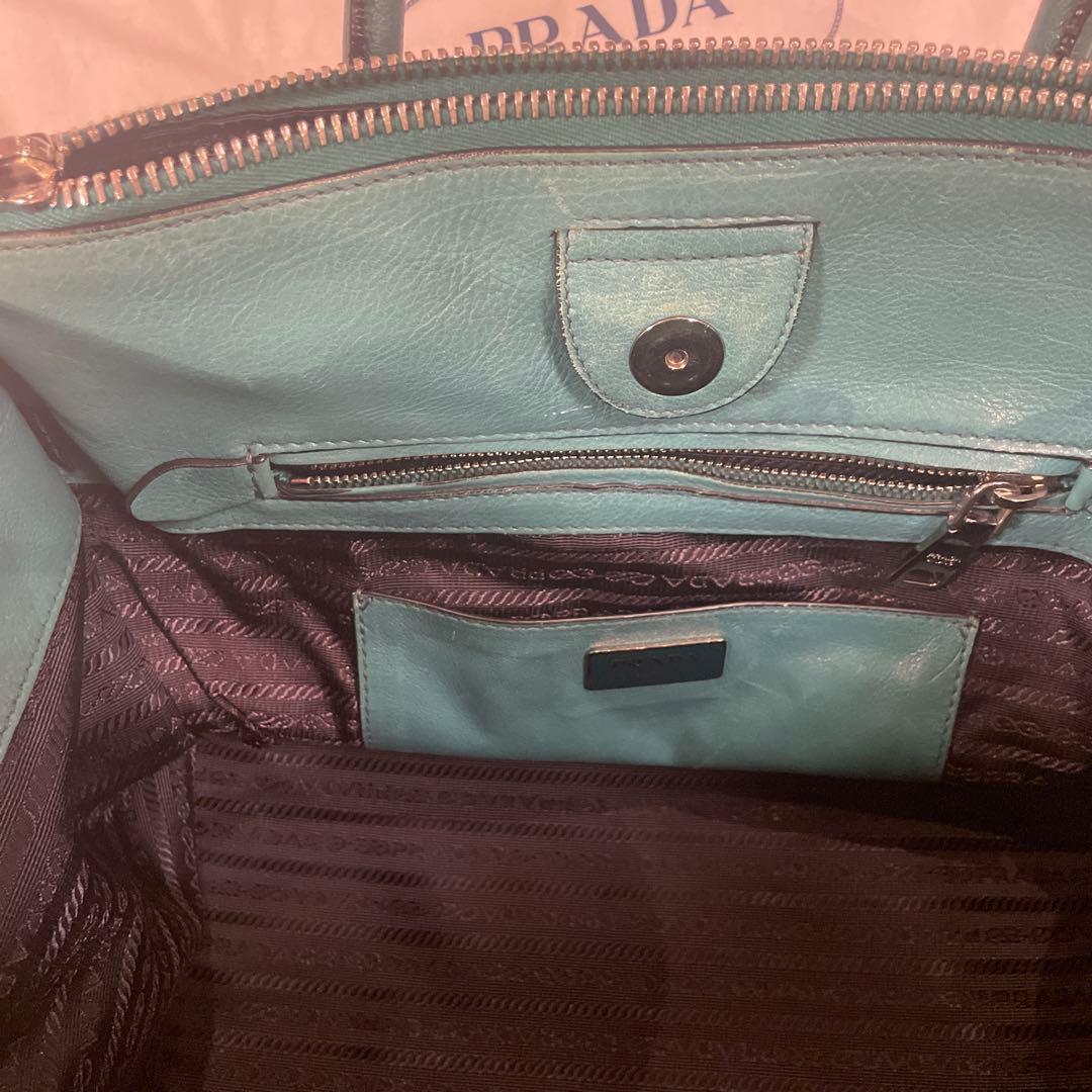 PRADA ハンドバッグ　グリーン　ショルダーストラップ付き
