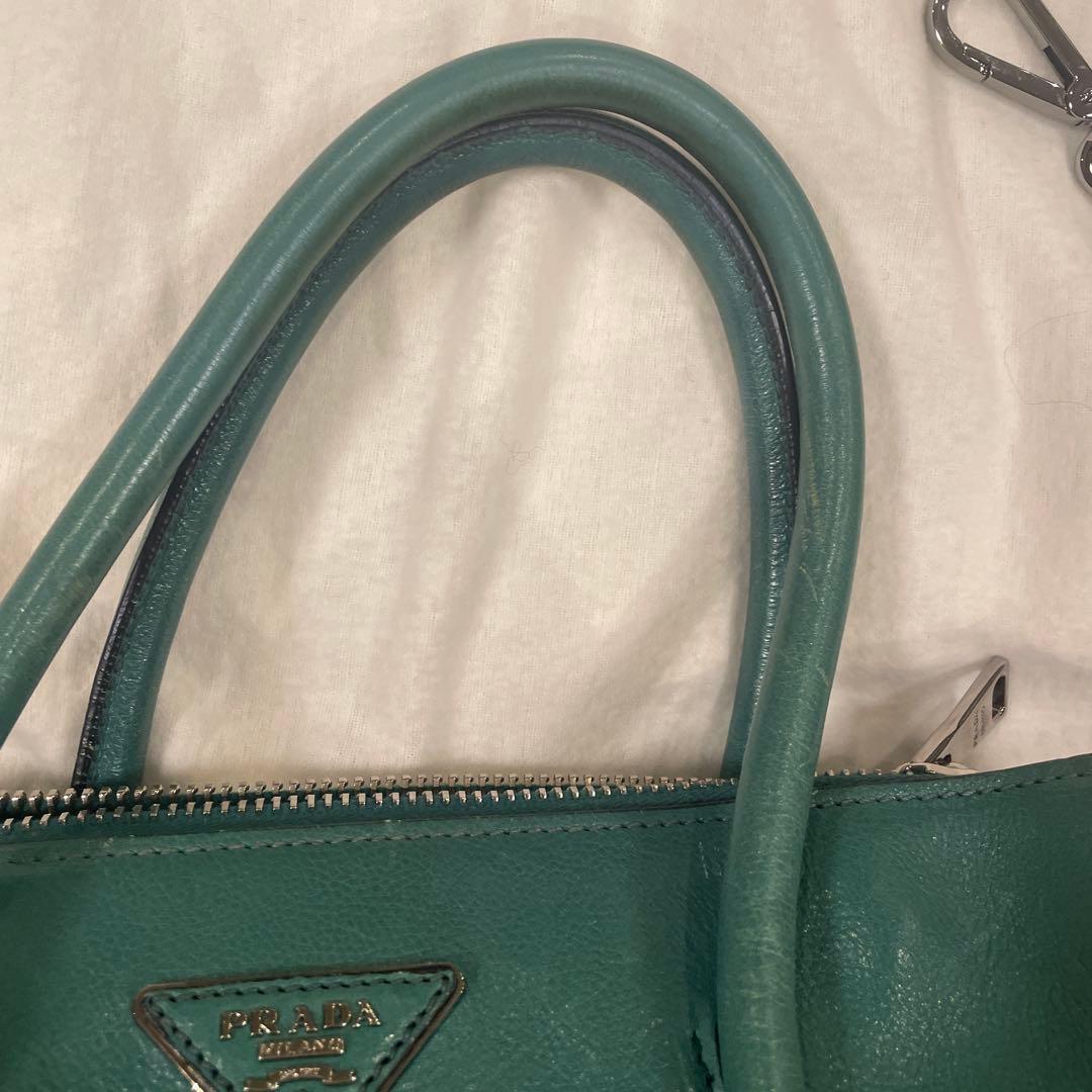 PRADA ハンドバッグ　グリーン　ショルダーストラップ付き