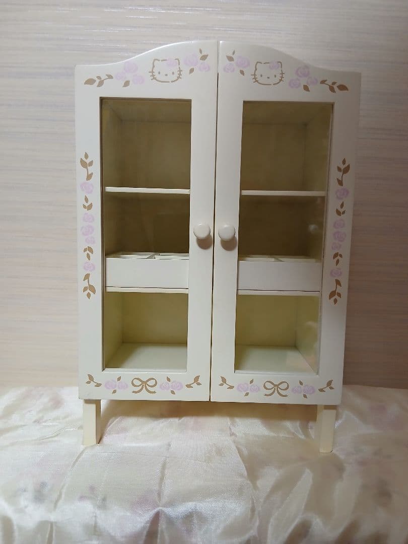 ハローキティ　ガラスケース　小物入れ