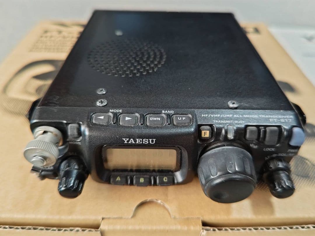 YAESU FT-817ND オールモードトランシーバー