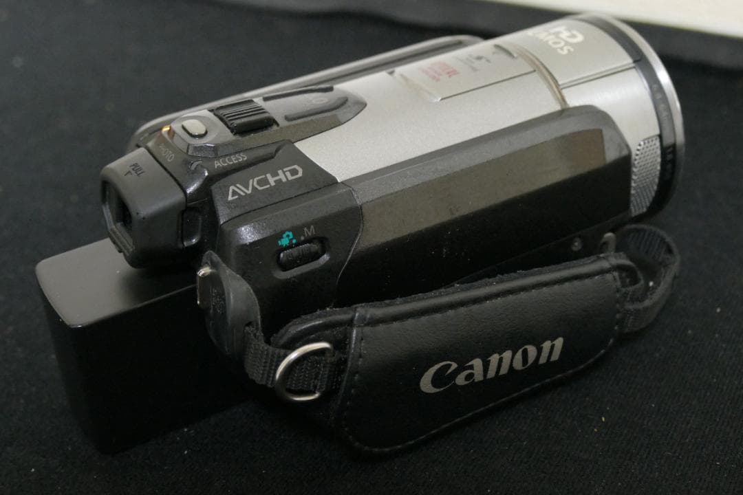 Canon フルHD対応デジタルビデオカメラ　iVIS HF S21（中古）