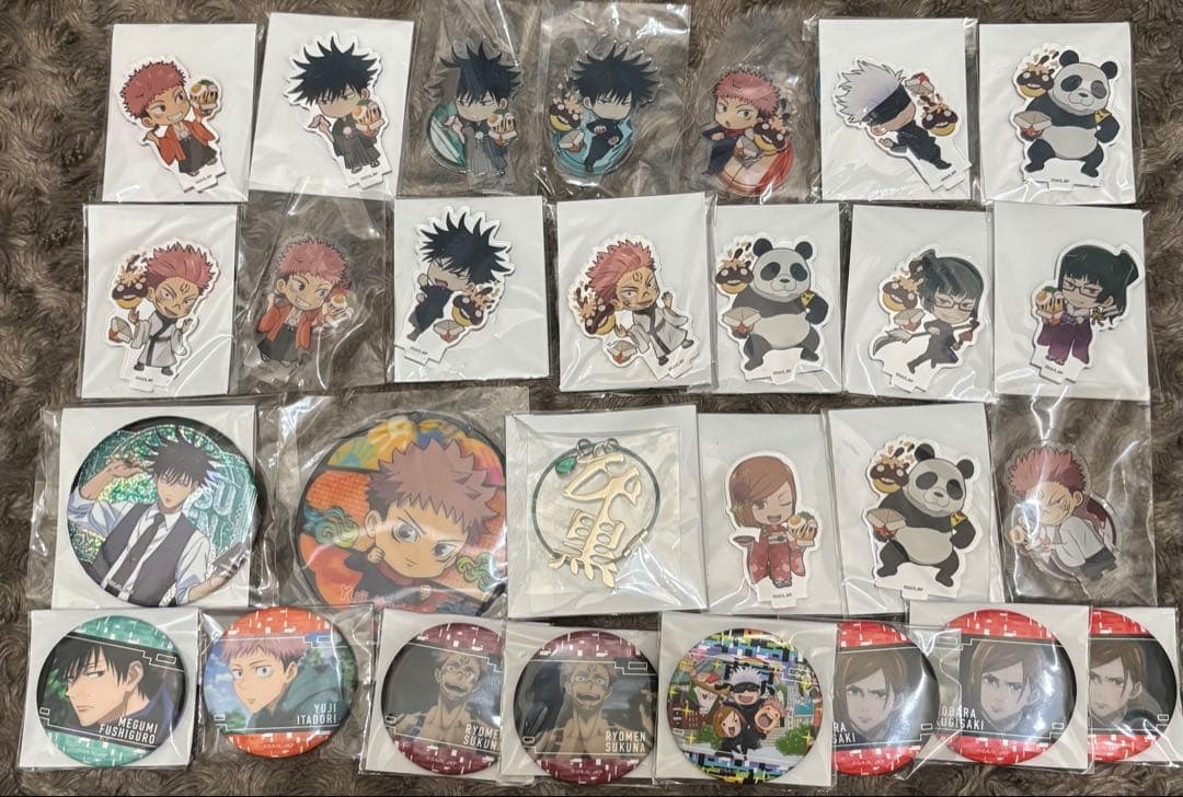 呪術廻戦　まとめ売り　虎杖くん多め　ぬいぐるみ　　アクスタ　缶バッジ　他