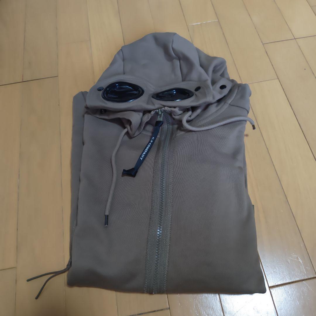 CP COMPANY ゴーグル付きカーキ ブラウンパーカー