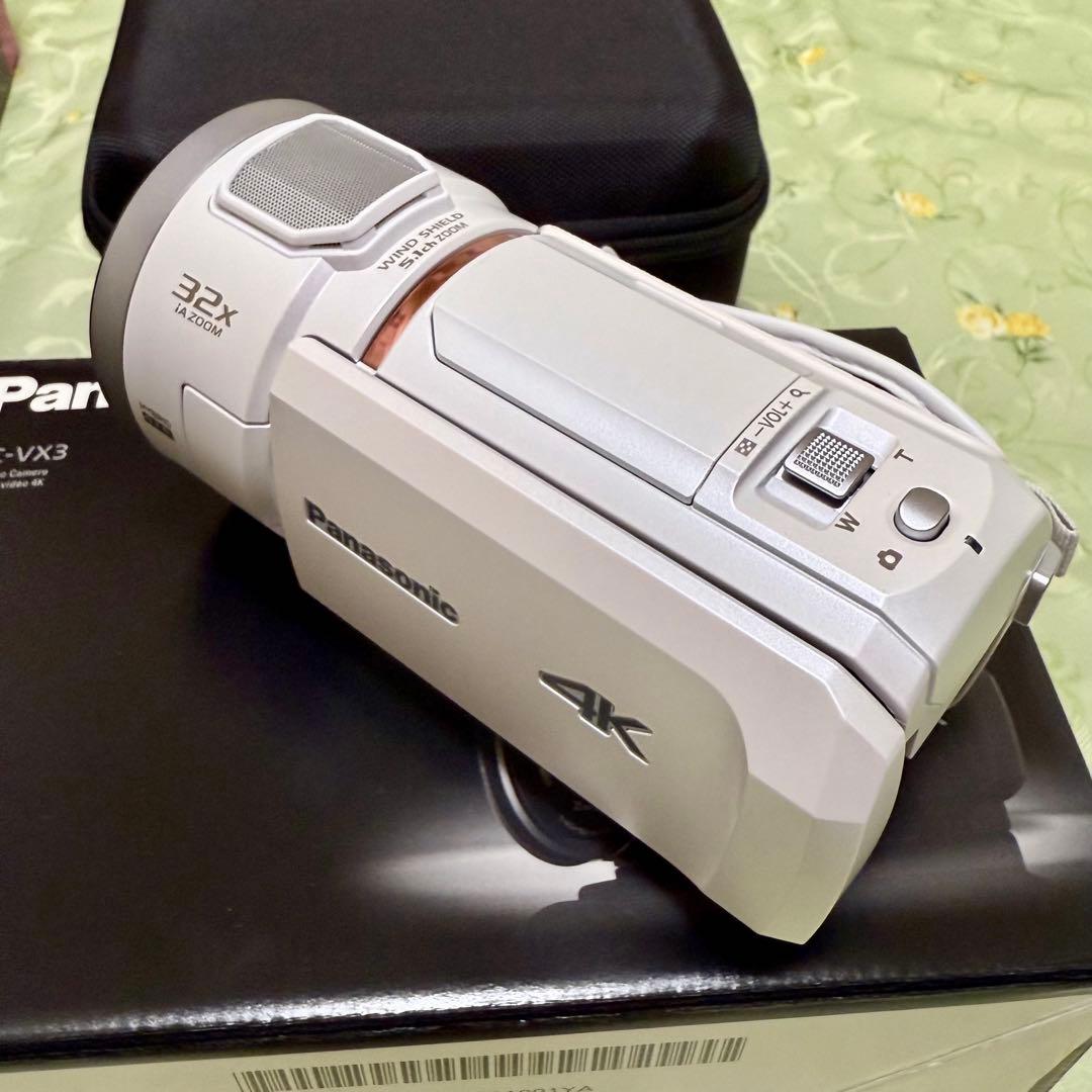 ほぼ新品 Panasonic HC-VX3（ホワイト）高品質アクセサリー一式