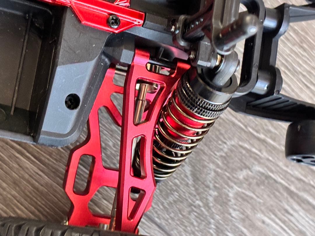 カスタム品 ラジコン　高速　メタルパーツ　バッテリーは一個です