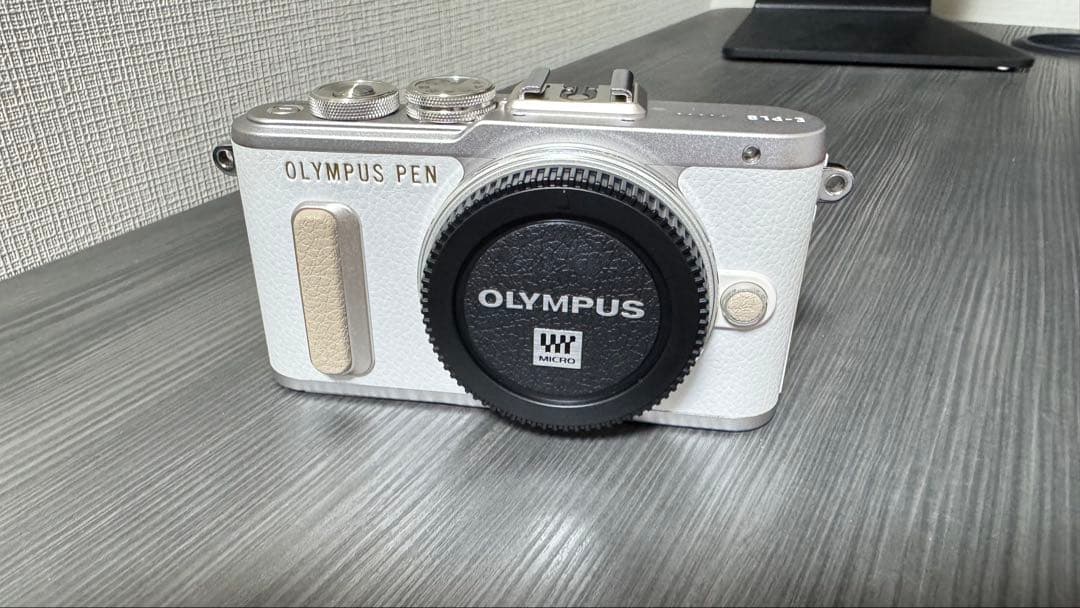 OLYMPUS PEN E-PL8 シルバー & M.ZUIKO25mmF1.8