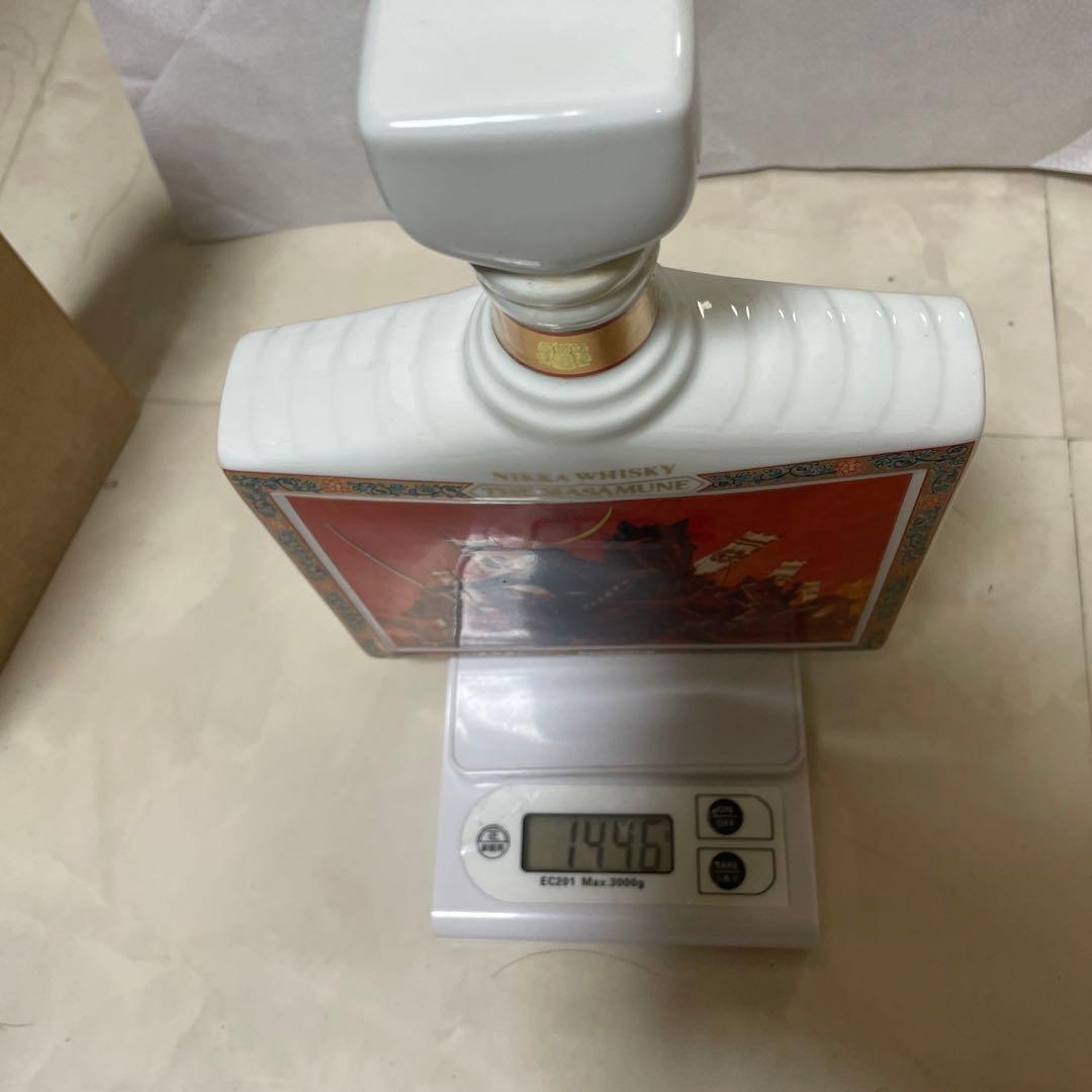 ha p p y專用ニッカウイスキ有田焼　陶器ボトル　伊達政宗600ml