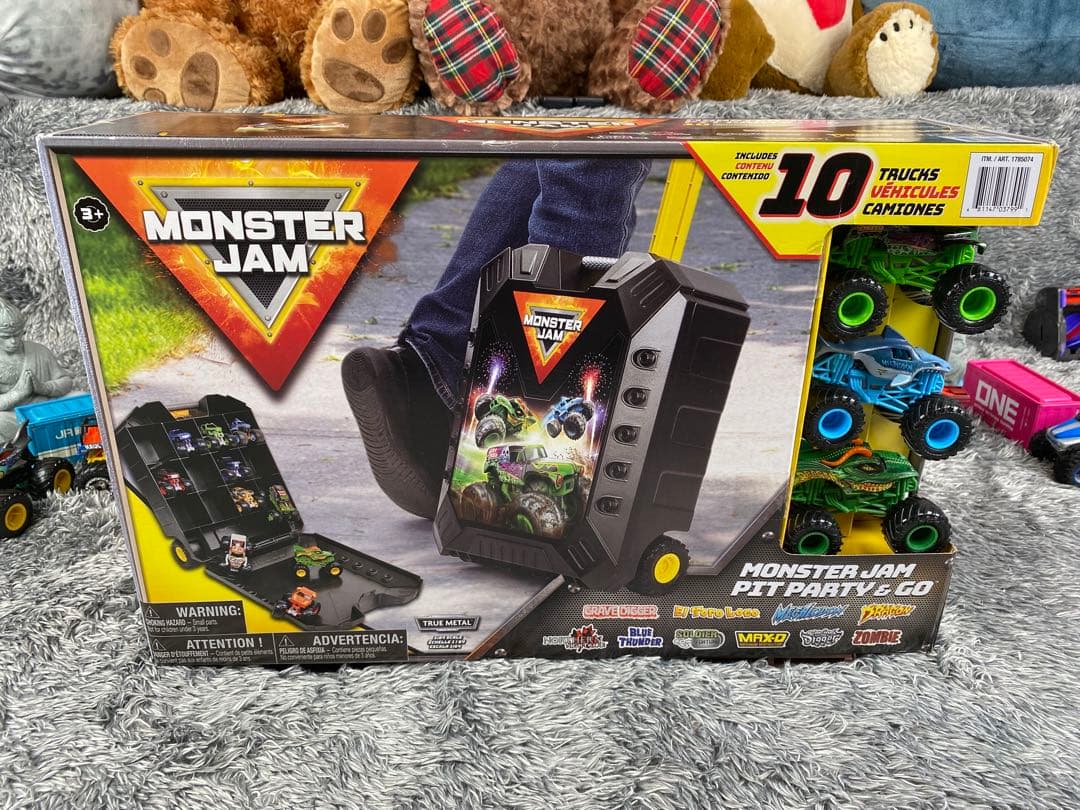 ミニカー Monster Jam Pit Party & Go 10 TRUCKS set