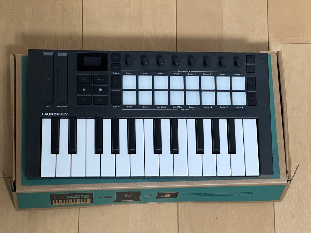 Novation Launchkey Mini 25 MK4 MIDIキーボード