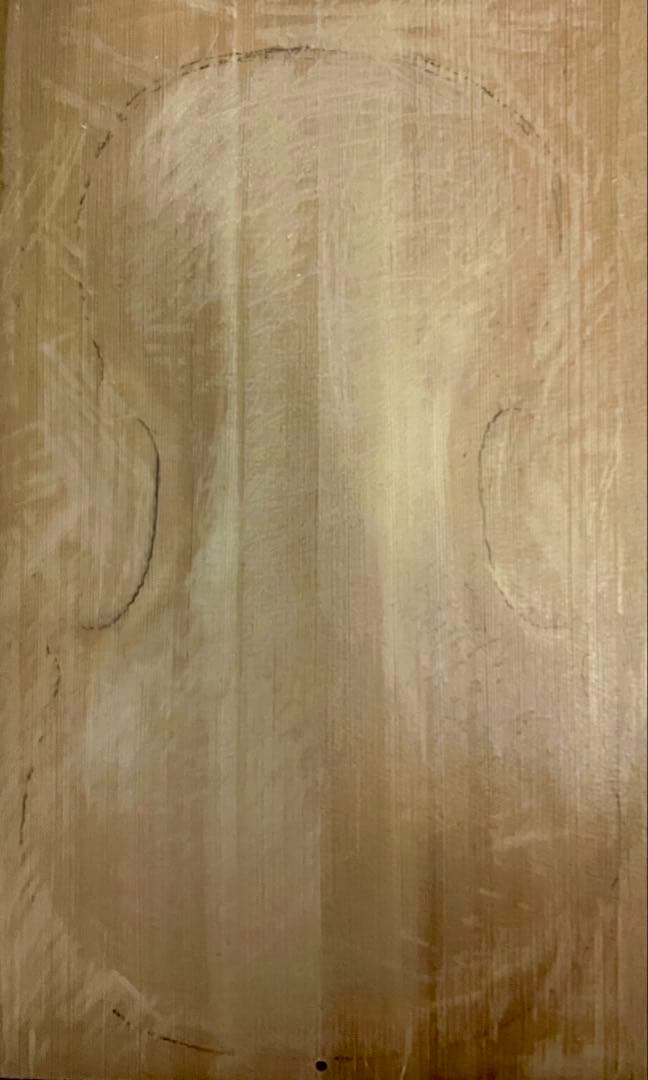 バイオリンの表板(スプルース未加工)