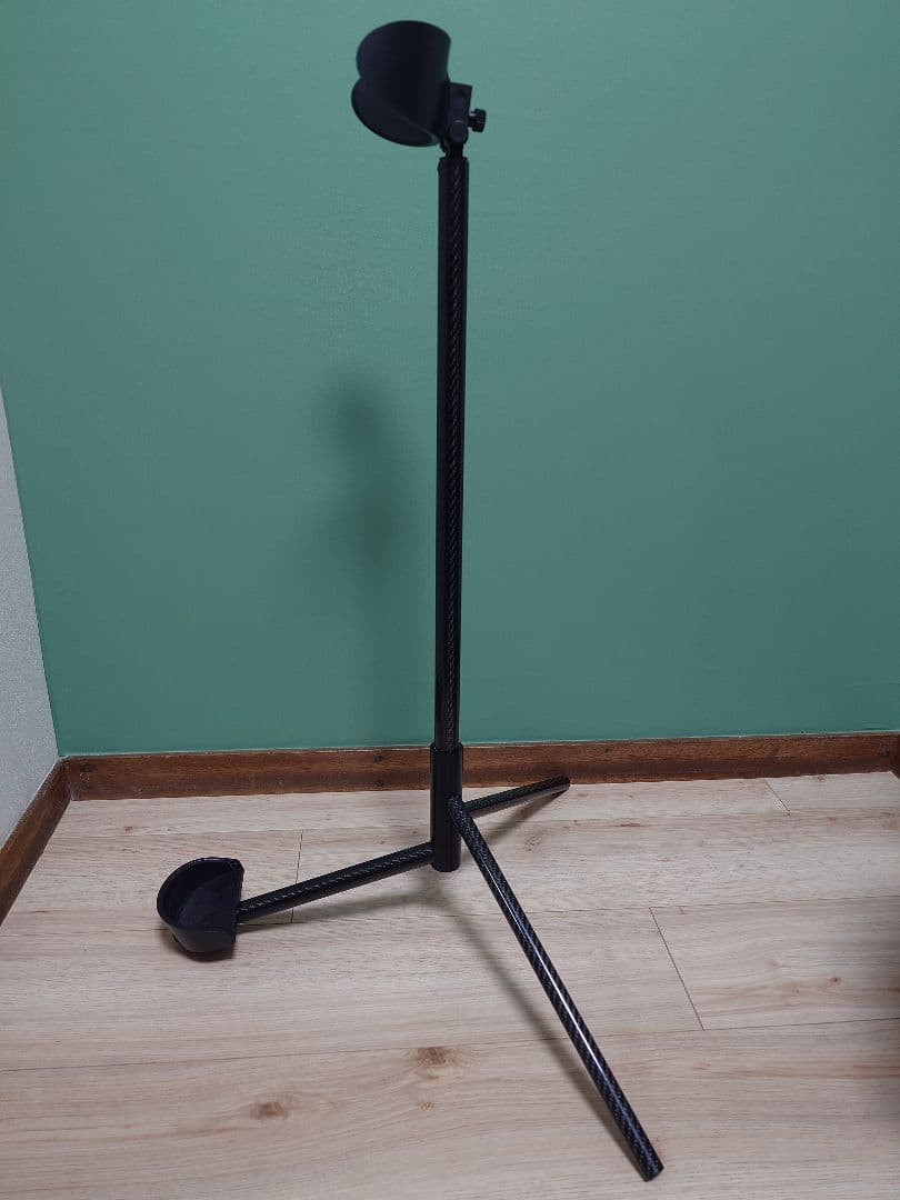 WoodWindDesign(オランダ)のバスクラリネット用カーボンスタンド