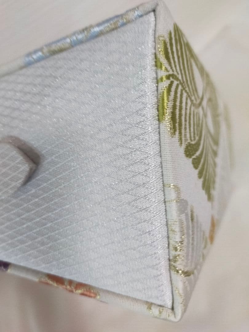 上品で大容量!　機能も◎　正絹　利休バッグ　 西陣織　 若松菱 　着物に定番