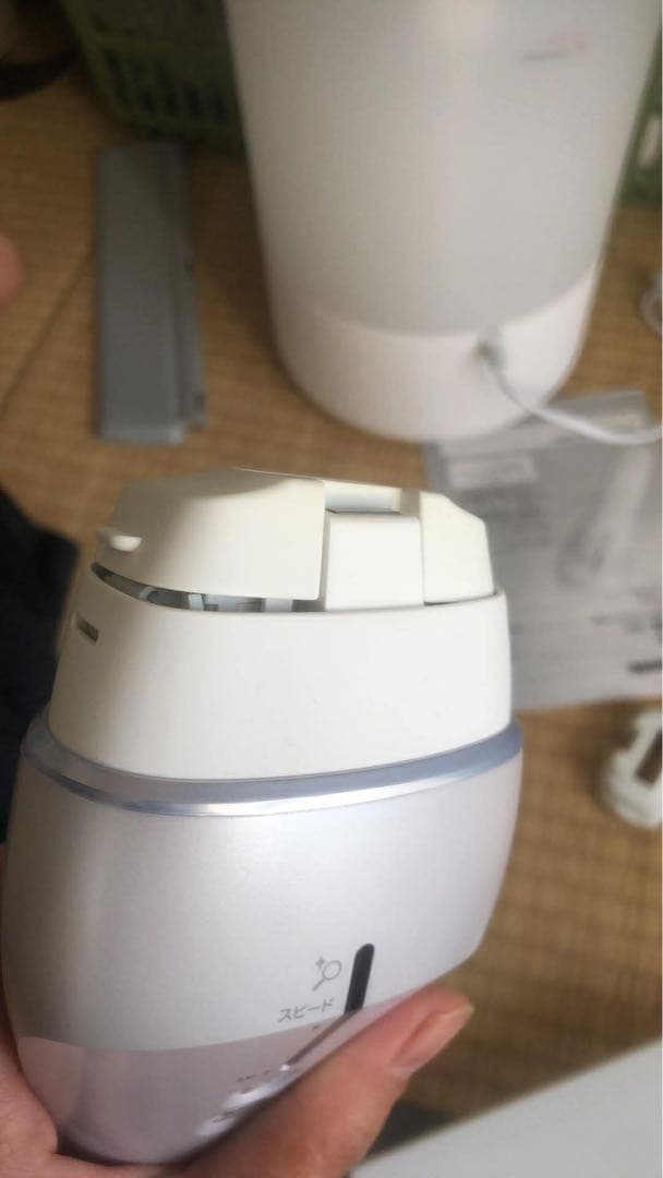 ハンドヘルド美顔器 シルバー