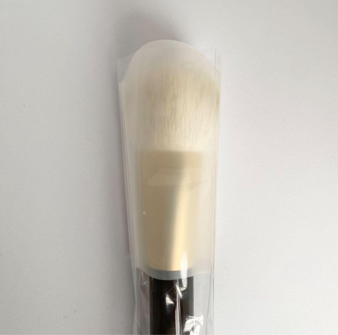 【新品 未使用】トムフォード ビューティー チークブラシ06 天然毛