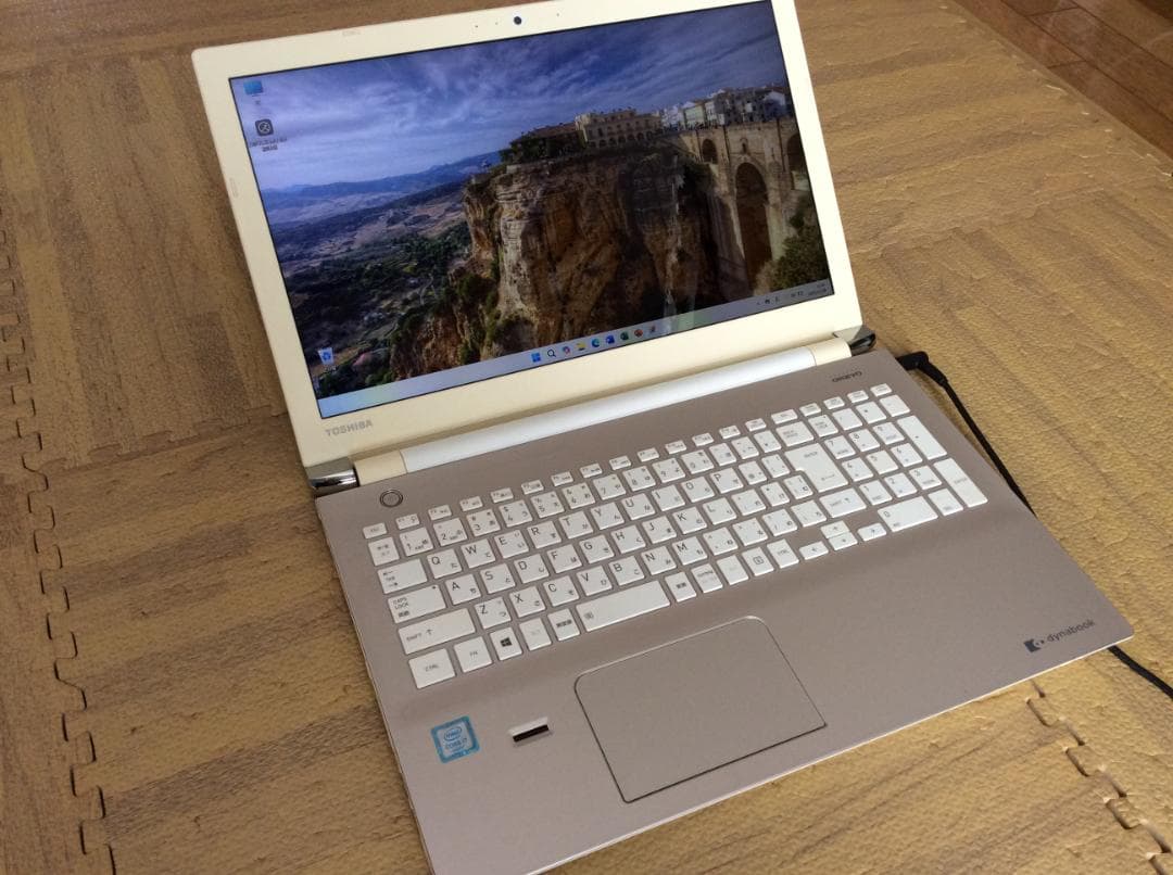 東芝ノートPC　高スペック　Win11 Corei7 16G SSD256G