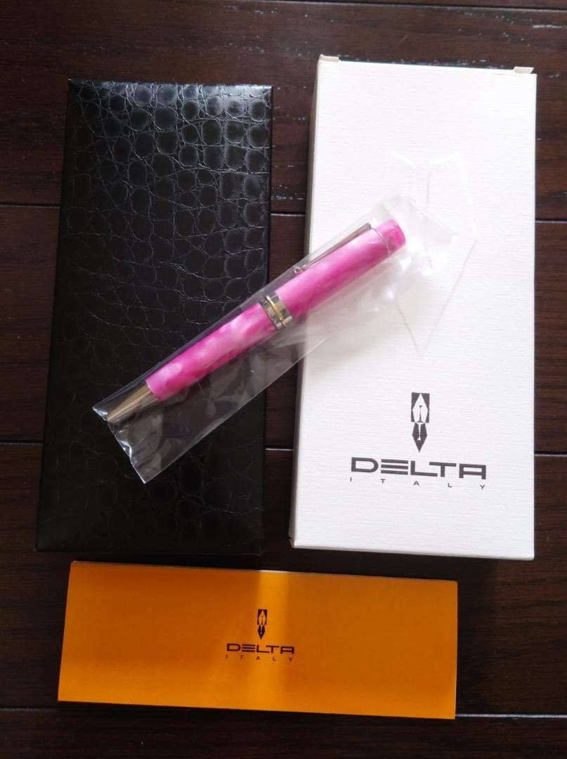 【新品】廃盤レア品DELTAビンテージ ピンク ボールペン