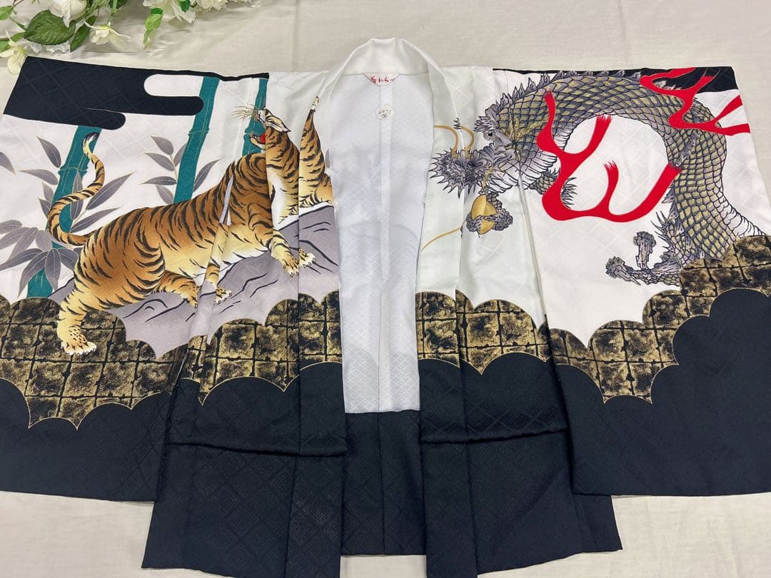 七五三5-7歳の男の子の羽織3点セットブランド:花わらべ．白と黒のグラデーション